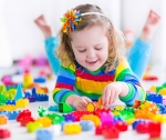 Как выбрать игрушки для девочки в соответствии с возрастом?